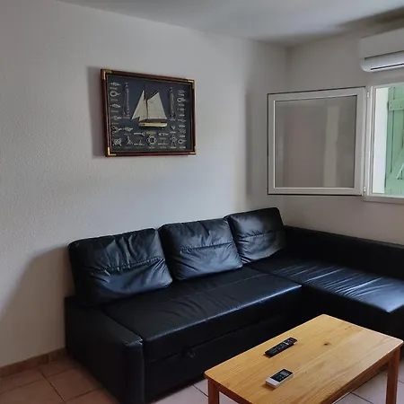Climatisee A Gruissan, Proche Grazel, 6 Pers, Parking Prive, Terrasse, Equipee - Fr-1-796-70
