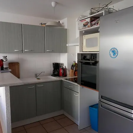 Climatisee A Gruissan, Proche Grazel, 6 Pers, Parking Prive, Terrasse, Equipee - Fr-1-796-70 * Gruissan